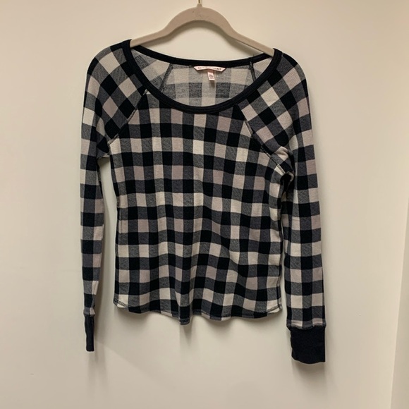 Victoria's Secret Tops - Victoria’s Secret thermal top